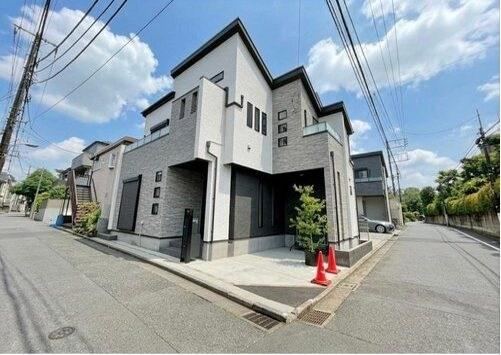 3LDK house in Shinjuku Ward, Tokyo - Photo 1