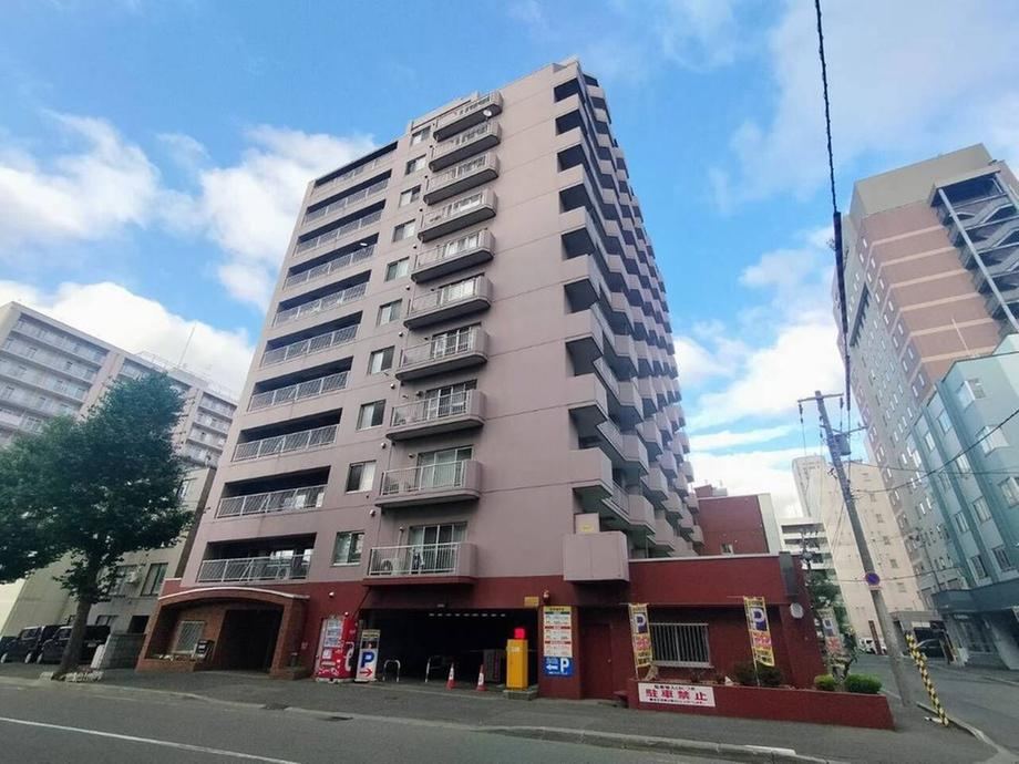 1LDK+S apartment in Kita Ward, Sapporo, Hokkaido - Photo 1
