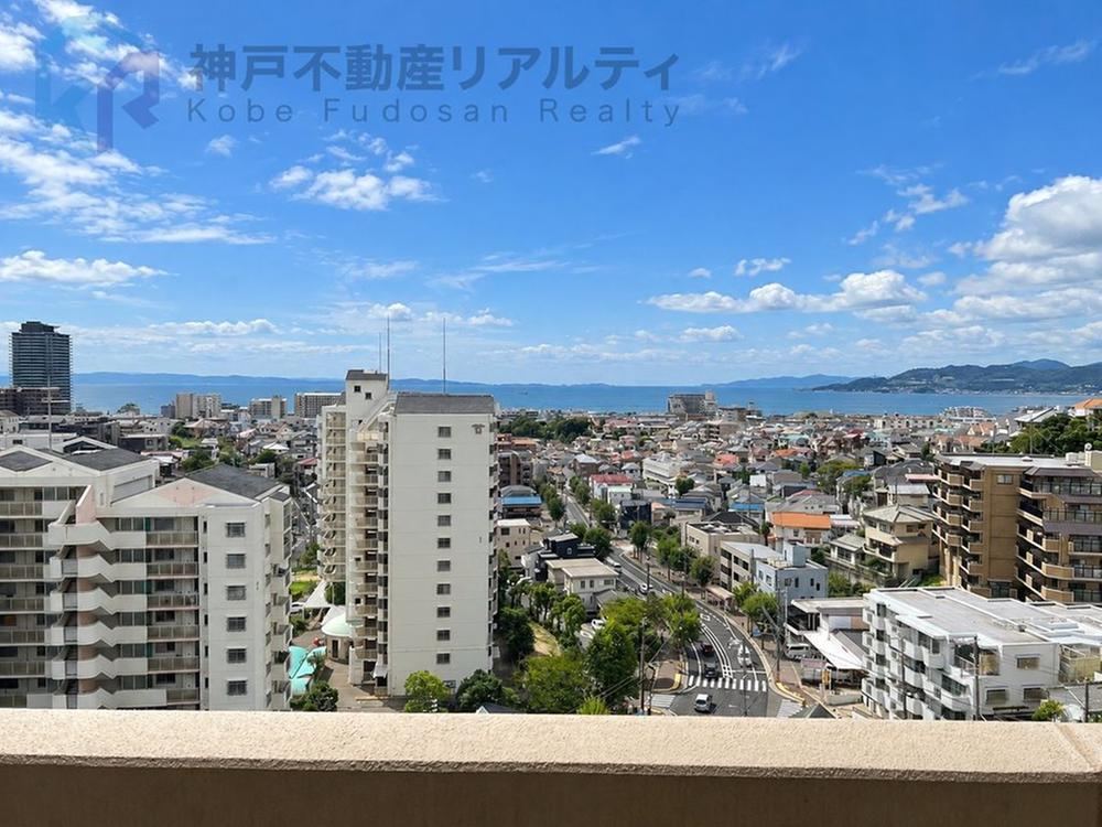 4LDK apartment in Tarumi Ward, Kobe, Hyogo - Photo 1