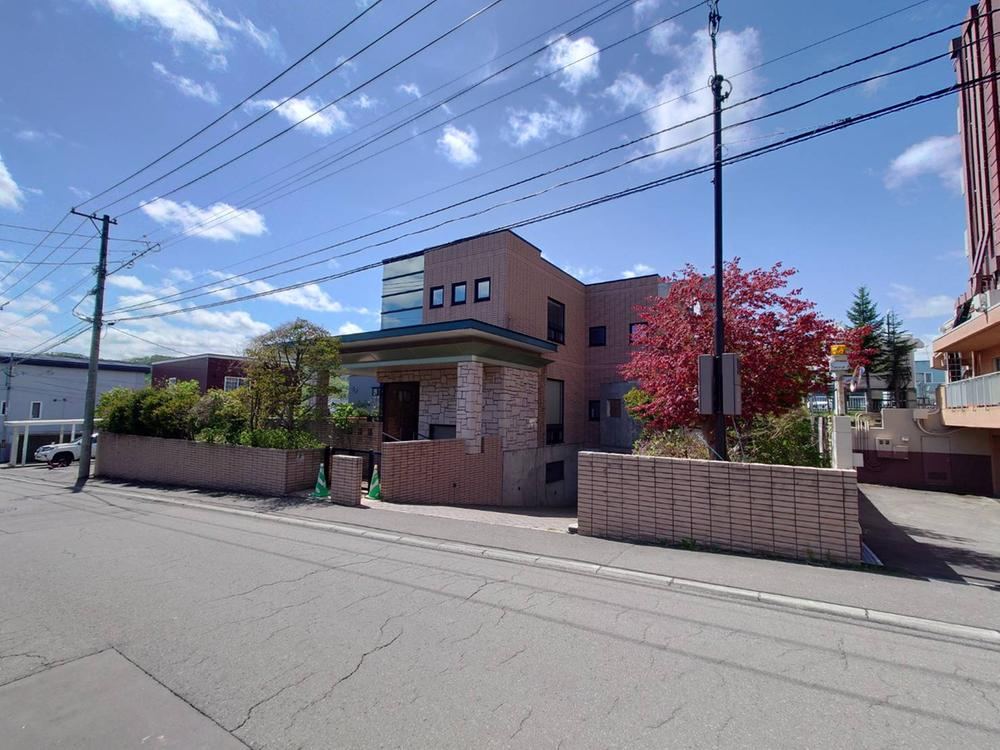 5LDK house in Minami Ward, Sapporo, Hokkaido - Photo 1