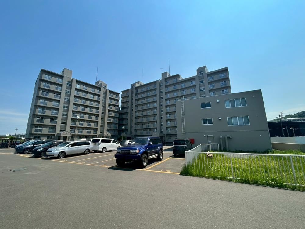 3LDK+S apartment in Teine Ward, Sapporo, Hokkaido - Photo 1