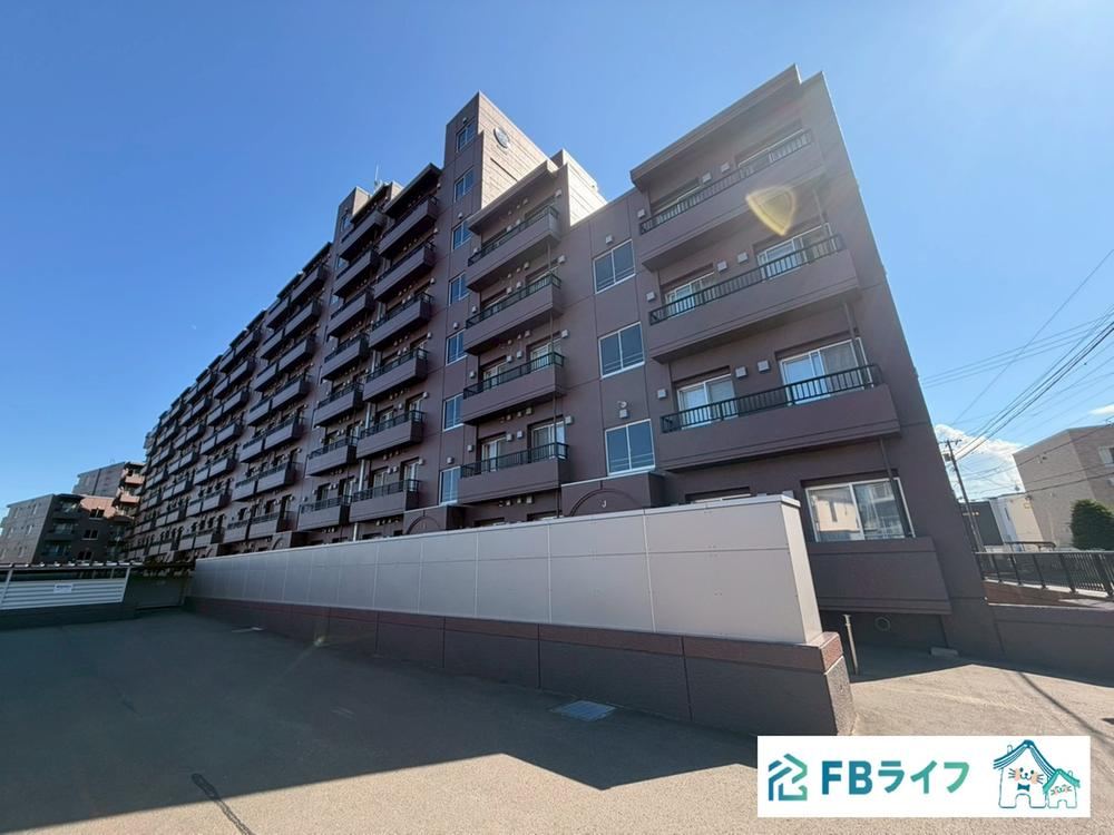 3LDK apartment in Kita Ward, Sapporo, Hokkaido - Photo 1