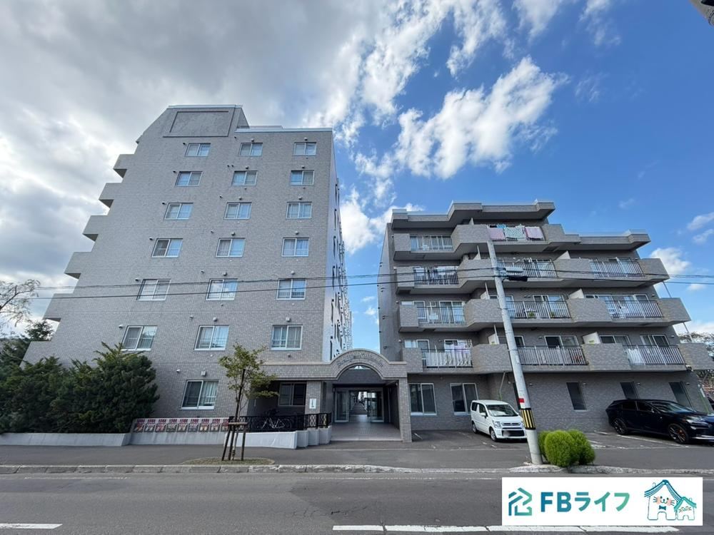3LDK apartment in Kita Ward, Sapporo, Hokkaido - Photo 1