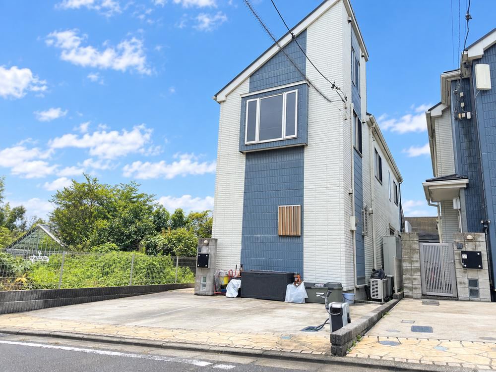 4LDK house in Asahi Ward, Yokohama, Kanagawa - Photo 1