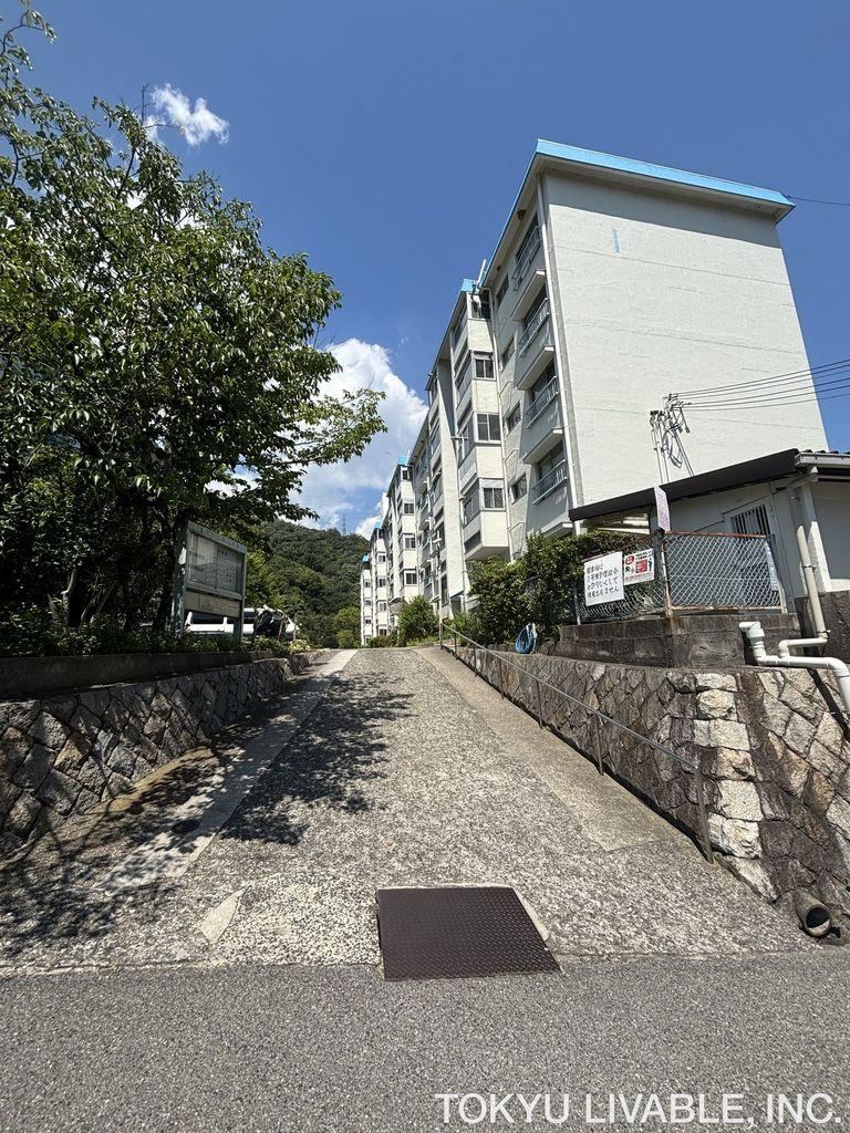 3LDK apartment in Nada Ward, Kobe, Hyogo - Photo 1
