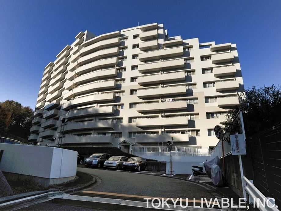3LDK apartment in Inagi, Tokyo - Photo 1