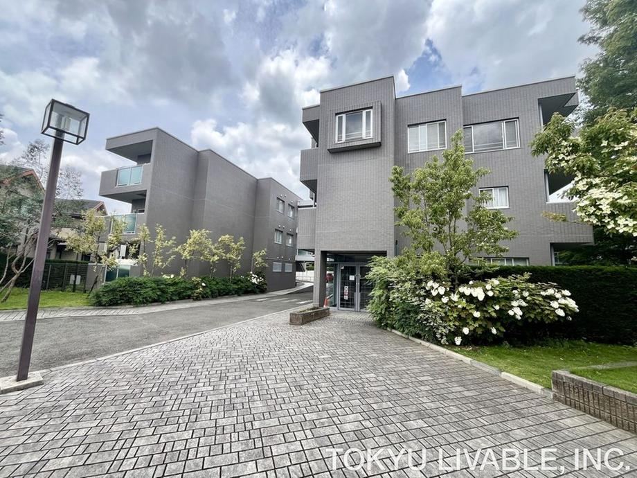 2LDK apartment in Koganei, Tokyo - Photo 1
