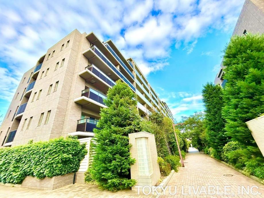 4LDK apartment in Setagaya Ward, Tokyo - Photo 1