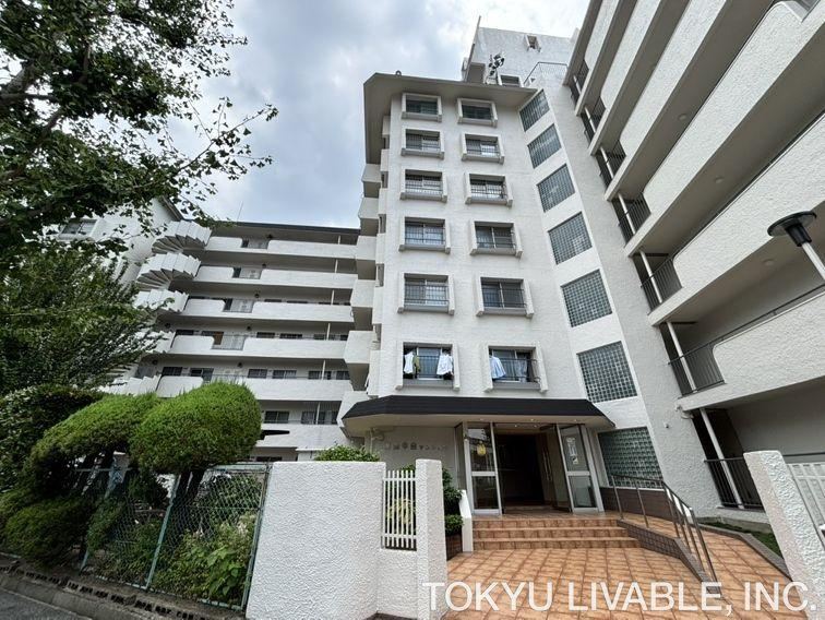 3LDK apartment in Toyonaka, Osaka - Photo 1