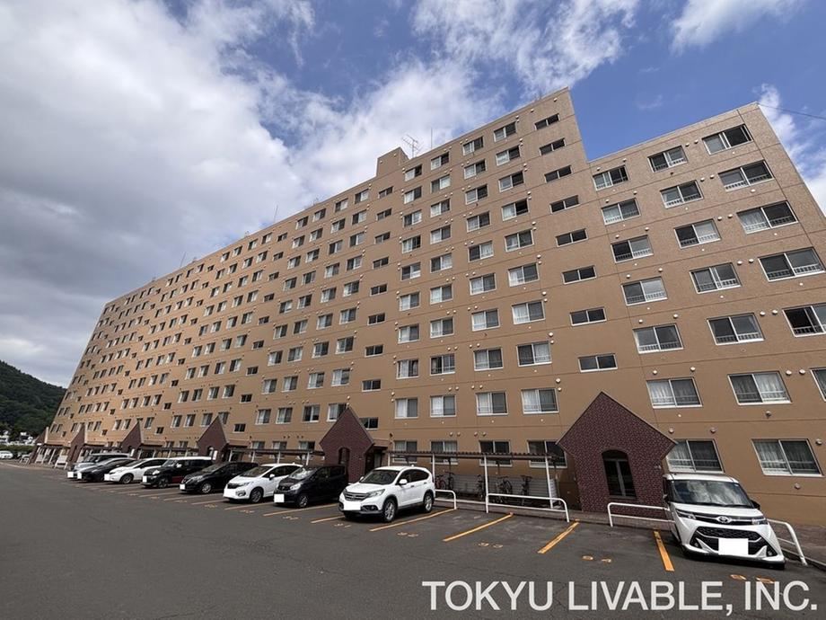 4LDK apartment in Minami Ward, Sapporo, Hokkaido - Photo 1