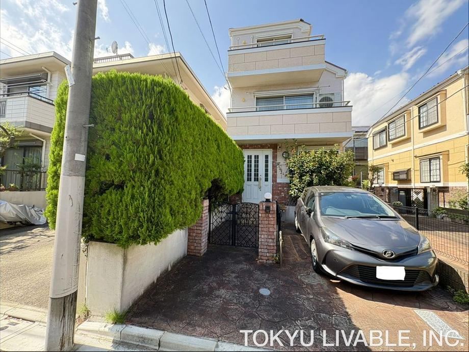 4LDK house in Ota Ward, Tokyo - Photo 1
