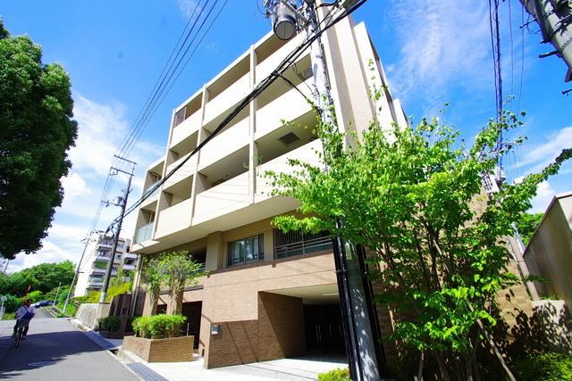 3LDK apartment in Suita, Osaka - Photo 1