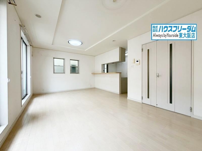 4LDK house in Higashiosaka, Osaka - Photo 1
