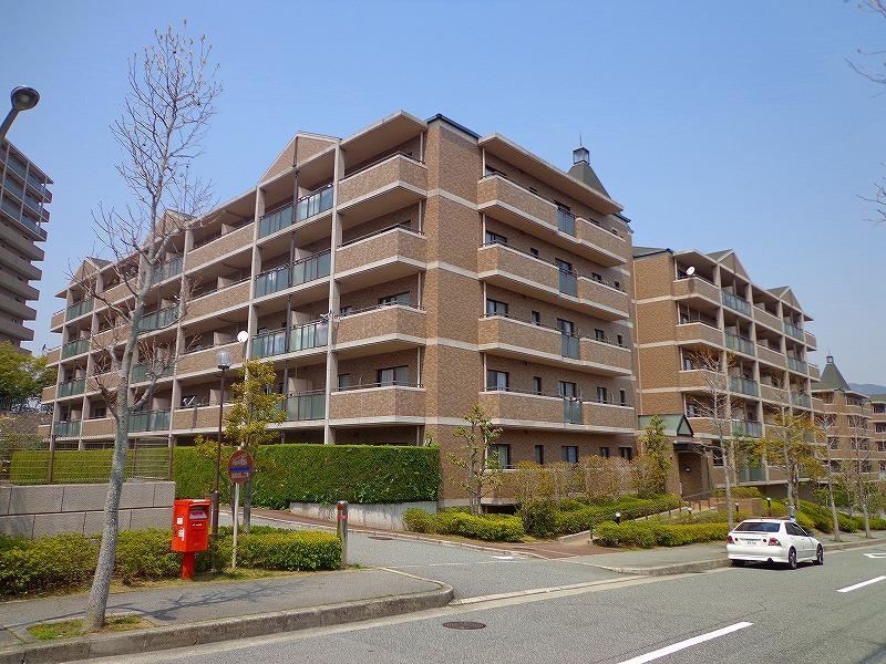 3LDK apartment in Kita Ward, Kobe, Hyogo - Photo 1