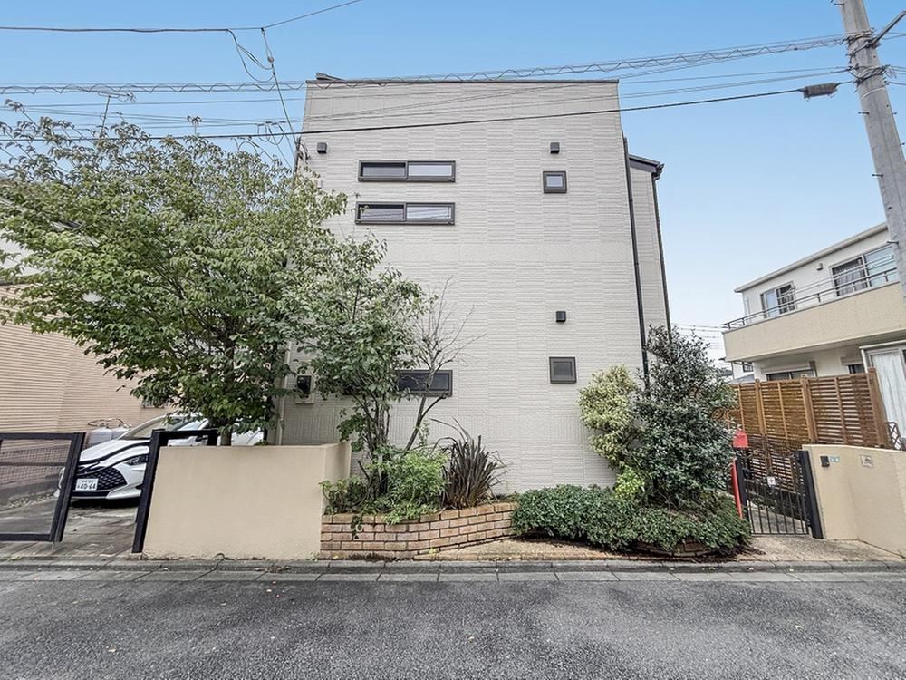 3LDK house in Hamura, Tokyo - Photo 1