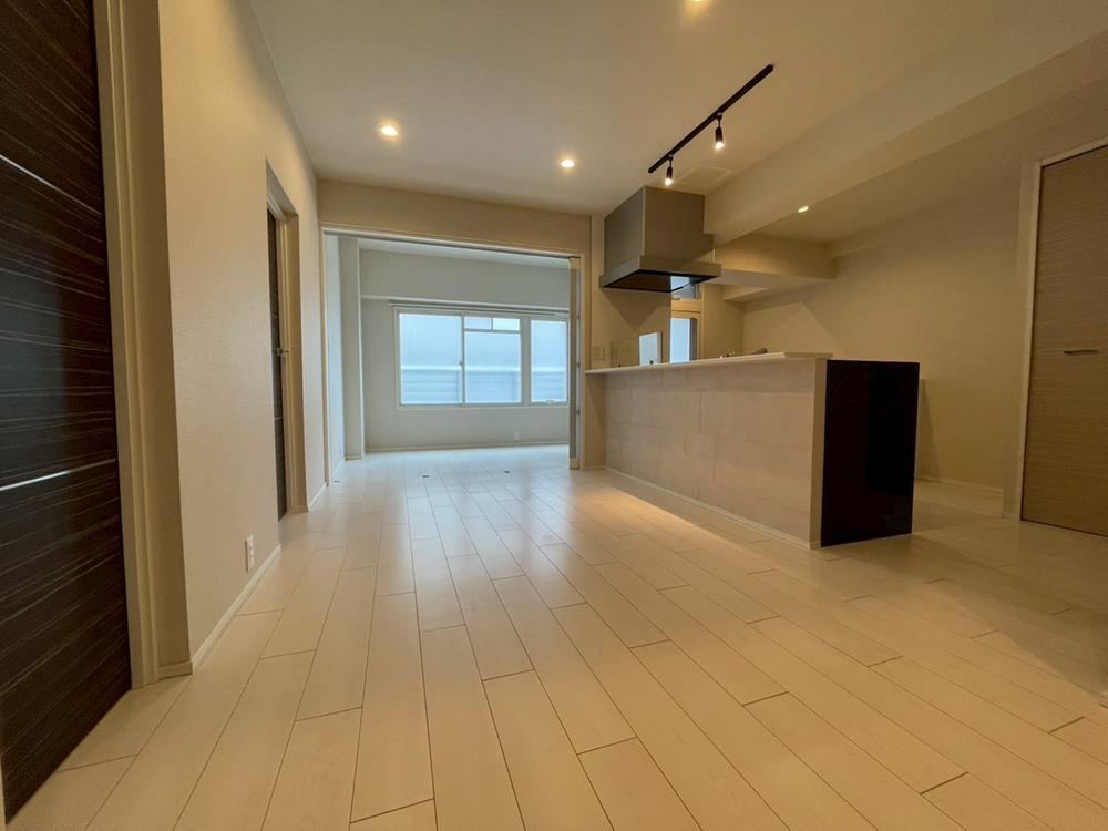 3LDK apartment in Shibuya Ward, Tokyo - Photo 1