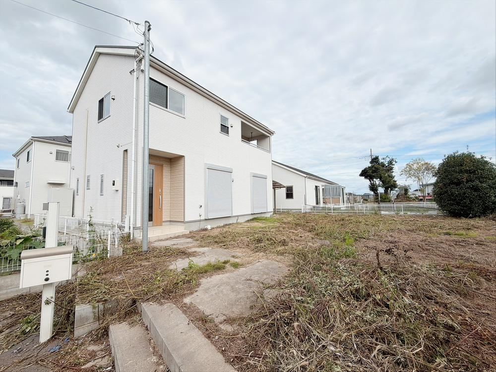 4LDK house in Kazo, Saitama - Photo 1