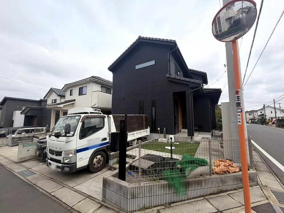 4LDK house in Ichikawa, Chiba - Photo 1