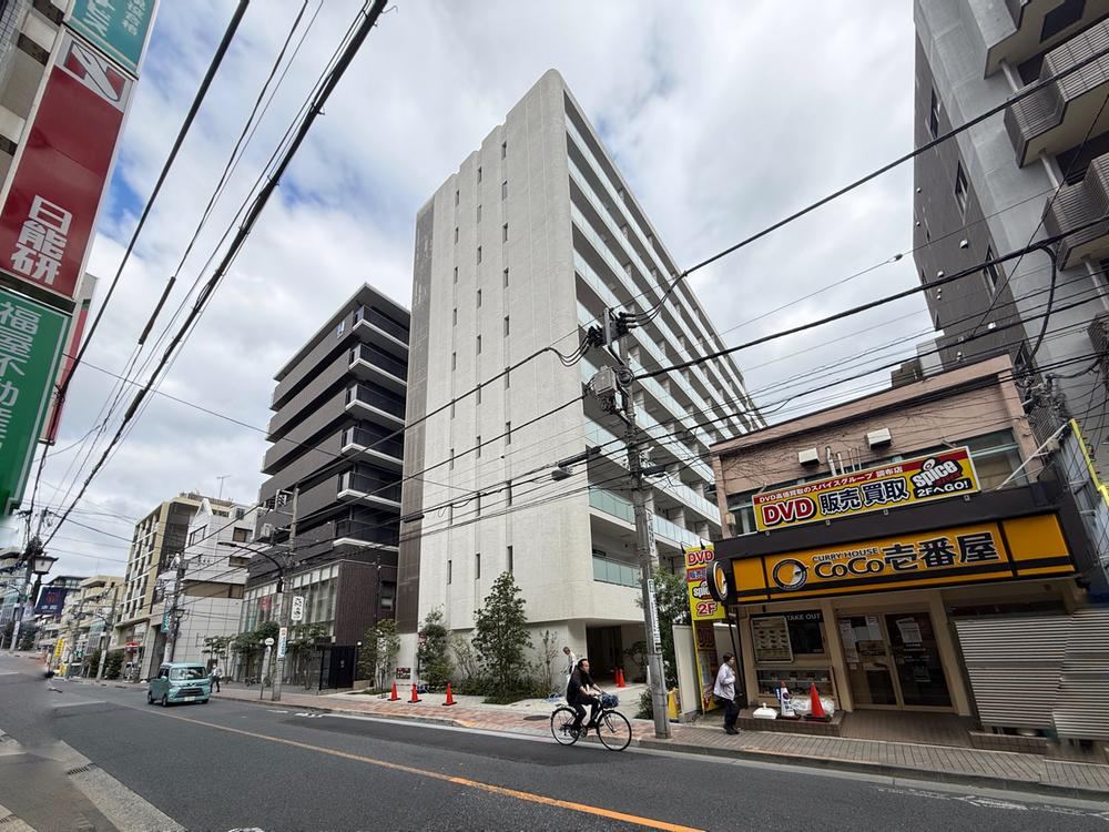 1LDK+S apartment in Chofu, Tokyo - Photo 1