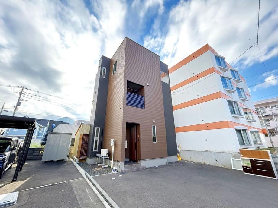 3LDK+S house in Nishi Ward, Sapporo, Hokkaido - Photo 1