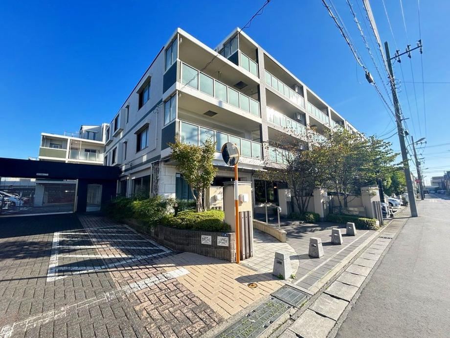 3LDK apartment in Urayasu, Chiba - Photo 1