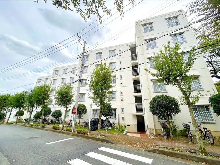 3LDK apartment in Fuchu, Tokyo - Photo 1