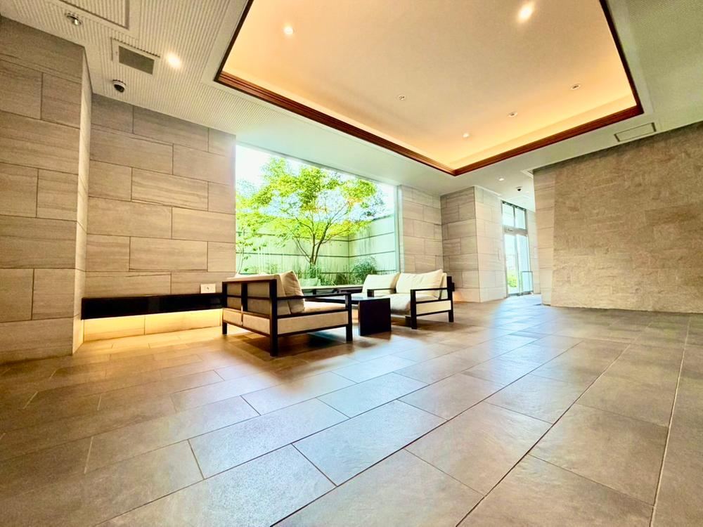 3LDK apartment in Itami, Hyogo - Photo 1