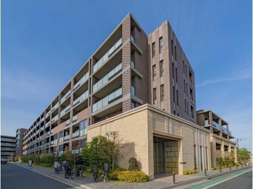 3LDK+2S apartment in Setagaya Ward, Tokyo - Photo 1
