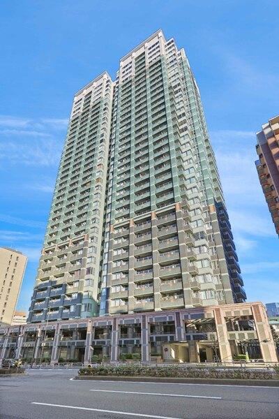 2LDK apartment in Minato Ward, Tokyo - Photo 1