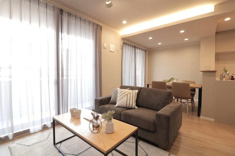 2LDK apartment in Joto Ward, Osaka - Photo 1