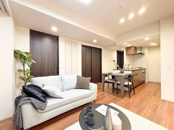 2LDK apartment in Chuo Ward, Tokyo - Photo 1