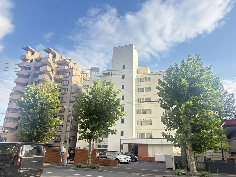 3LDK apartment in Chuo Ward, Sapporo, Hokkaido - Photo 1