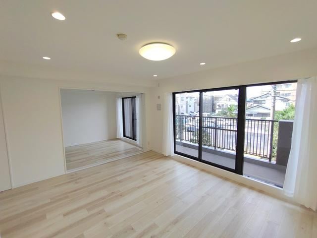 3LDK apartment in Sakura Ward, Saitama - Photo 1