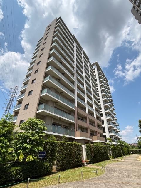 4LDK apartment in Nagareyama, Chiba - Photo 1