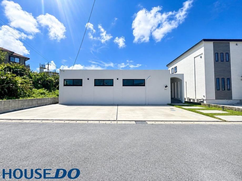 3LDK house in Yomitan, Nakagami District, Okinawa - Photo 1