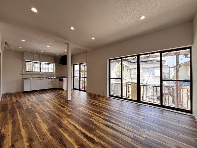4LDK house in Suma Ward, Kobe, Hyogo - Photo 1