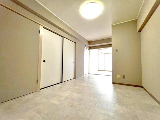4LDK apartment in Chuo Ward, Kobe, Hyogo - Photo 1