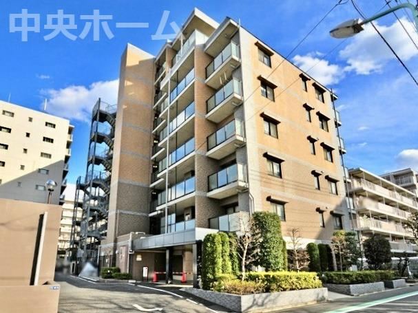 3LDK apartment in Katsushika Ward, Tokyo - Photo 1