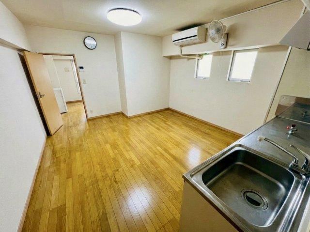 1LDK apartment in Shinjuku Ward, Tokyo - Photo 1