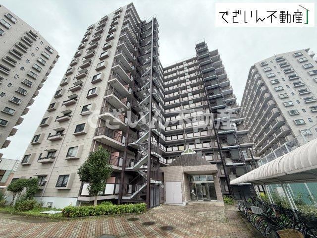 3LDK apartment in Kazo, Saitama - Photo 1