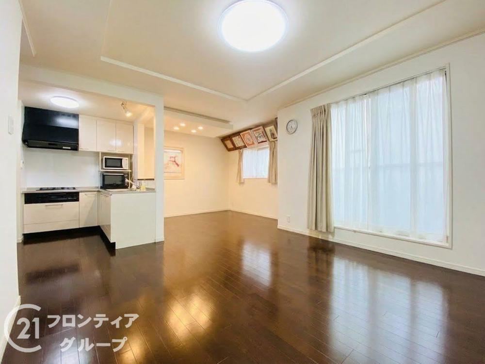 4LDK house in Kadoma, Osaka - Photo 1