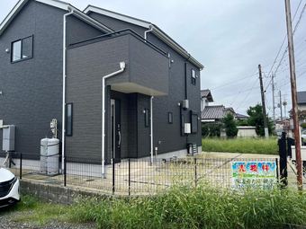 4LDK+S house in Bando