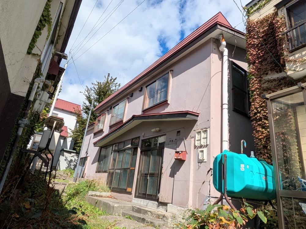 4LDK house in Otaru, Hokkaido - Photo 1