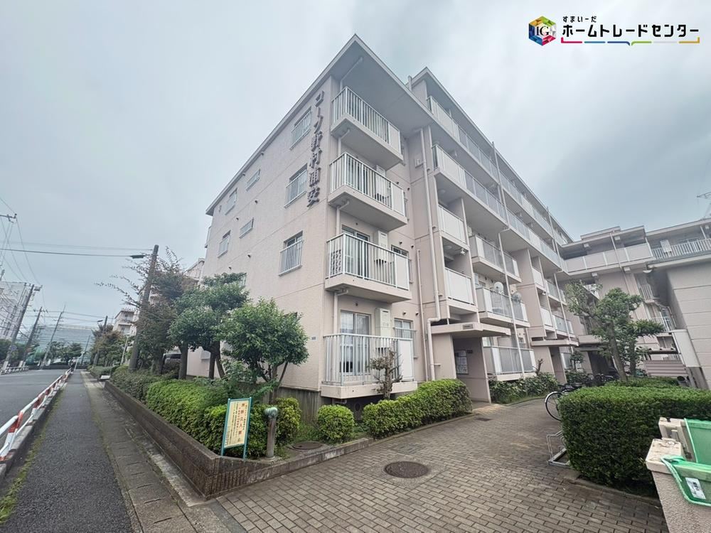 2LDK apartment in Urayasu, Chiba - Photo 1