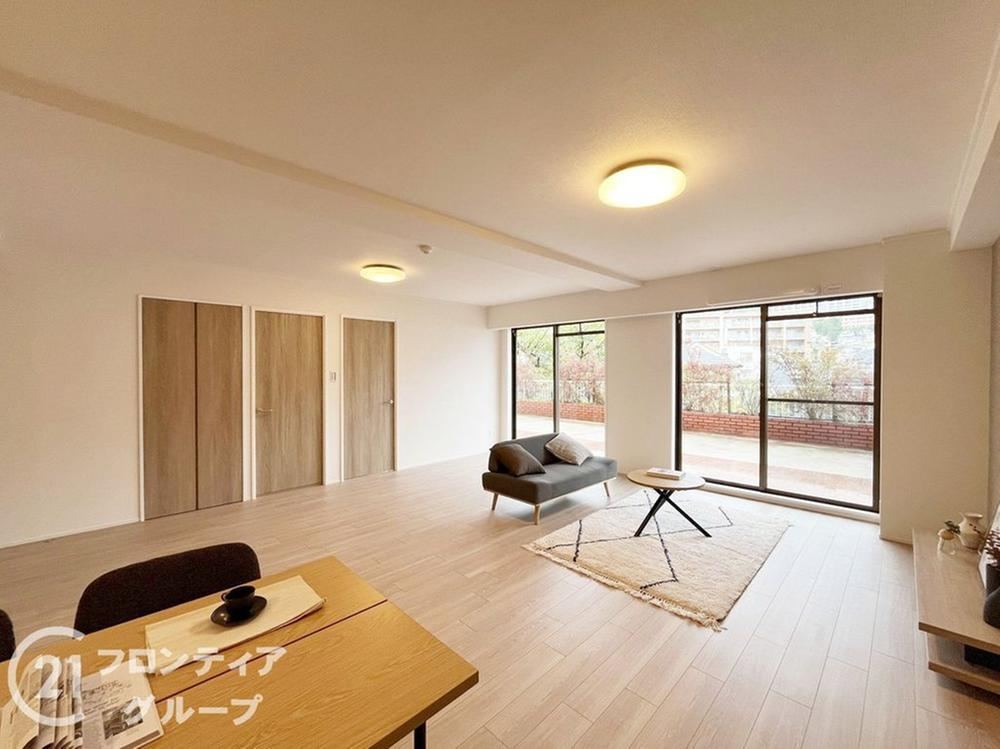 4LDK apartment in Ashiya, Hyogo - Photo 1