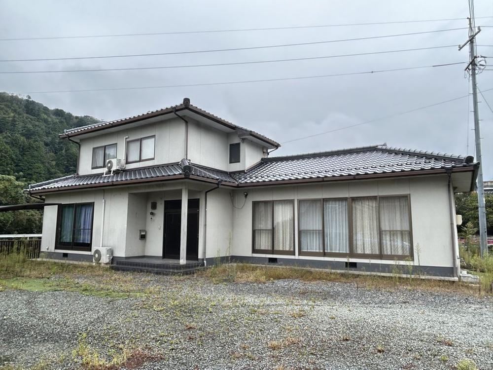 5LDK house in Kagamino, Tomata District, Okayama - Photo 1