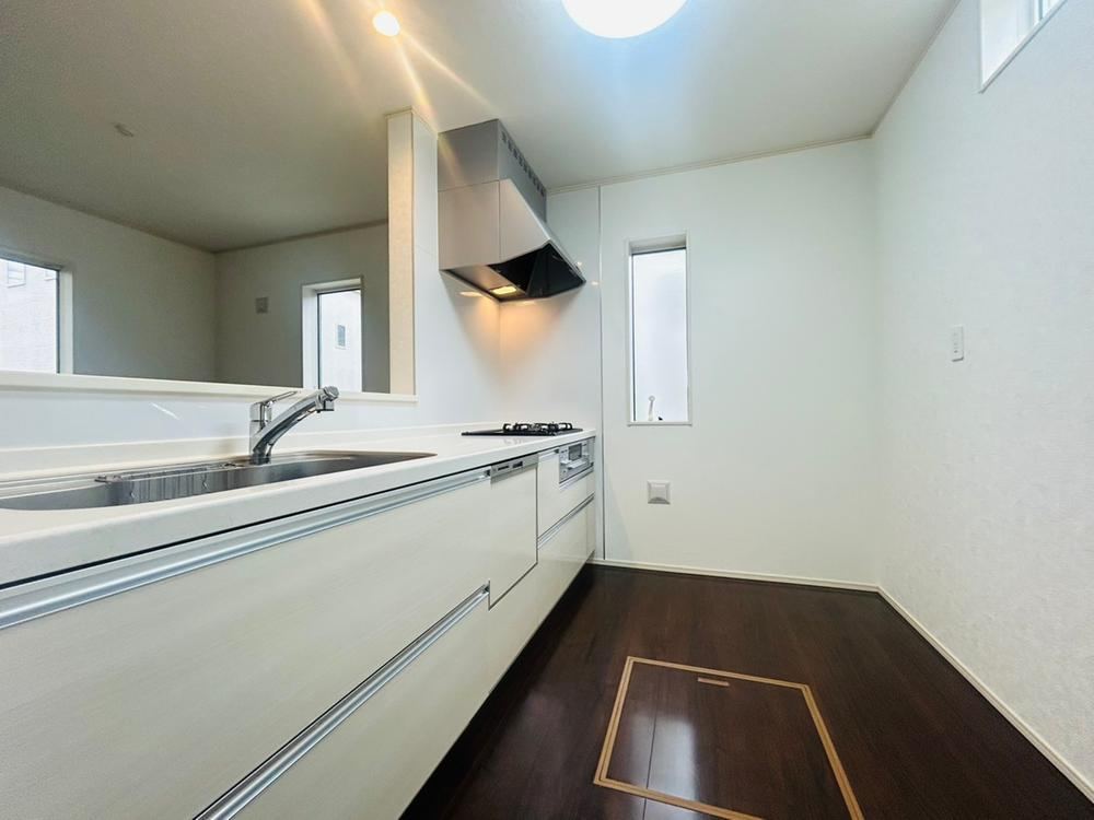 5LDK house in Yachiyo, Chiba - Photo 1