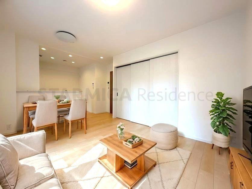 2LDK apartment in Yodogawa Ward, Osaka - Photo 1