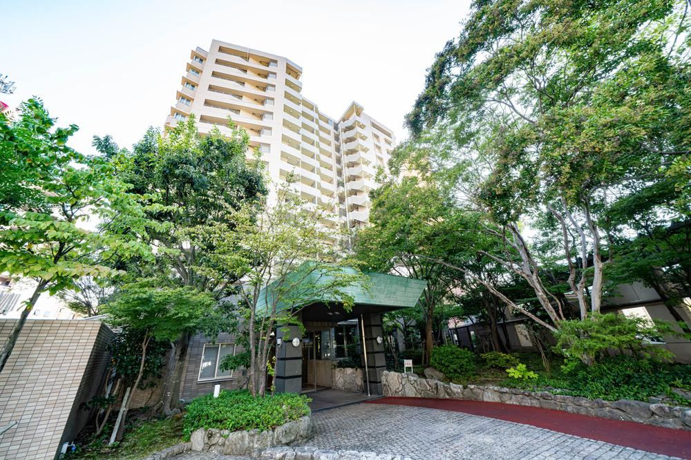 3LDK+S apartment in Chuo Ward, Fukuoka - Photo 1