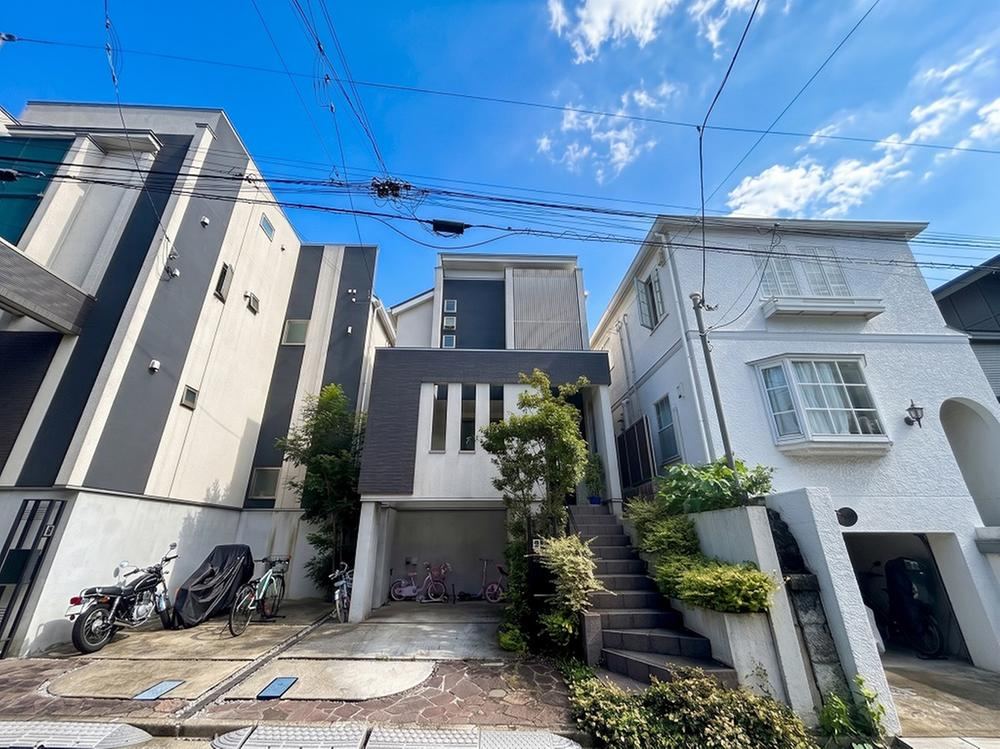 3LDK house in Ota Ward, Tokyo - Photo 1